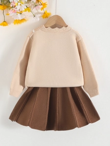 Completo 2 pezzi bambina con cardigan in maglia e gonna a pieghe color crema e marrone