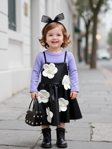Ensemble fille haut tricoté violet et robe en cuir noir avec fleurs 3D et perles