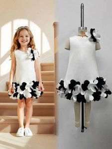 Robe de princesse blanche sans manches avec fleurs 3D pour piano et événements