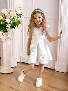 Robe de princesse blanche sans manches pour filles avec fleurs 3D et jupe en tulle plissée