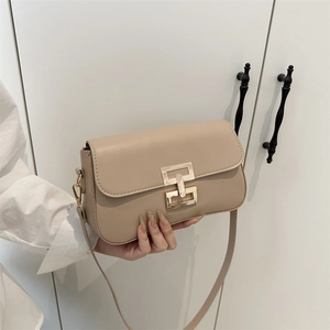 Petit Sac Carré en Similicuir PU Moderne pour Femme Avec Boucle en Métal Sac à Bandoulière Polyvalent pour Travail Quotidien Été