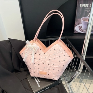 Sac Fourre-Tout Grande Capacité pour Femmes Mode Doux Coréen Plissé Bulle Tissu Cuir PU Ouverture en V Imprimé Nœud Sac à Épaule Avec Charme Künstliche Perle Dentelle