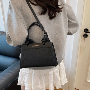 Classic black crocodile pattern tote bag with gold logo for women, 2025 summer style