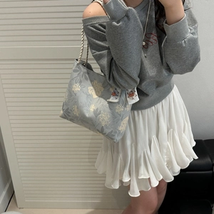 Sac fourre-tout chic en toile florale avec poignées en corde porté à l'épaule pour femme
