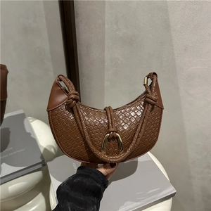 Fashion Woven Crescent Shoulder Bag For Women Large Capacity PU Underarm Bag Stylish Crossbody Hobo Handbag With U Buckle