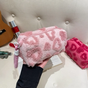Pochette en Peluche pour Femmes avec Motif de Cœur Sac à Maquillage Polyvalent en Fausse Fourrure Porte-monnaie Sac de Téléphone