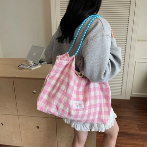 Sac fourre-tout en toile à carreaux roses avec poignées en corde bleue chic