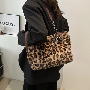 Chic leopard print plush tote bag with faux fur texture and chain leather shoulder strap