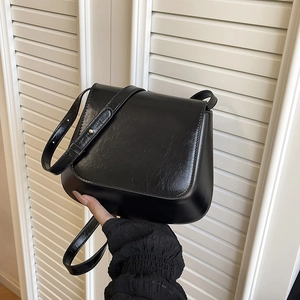 Women Saddle Bag PU Leather Crossbody Bag Vintage Chic Shoulder Bag Fashion Daily Versatile Chestnut Handbag