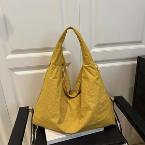 Women Large Capacity Nylon Tote Bag Minimalist Crinkled Texture Shoulder Bag Hobo Bag Lightweight Zipper Commuter Handbag