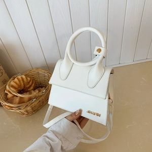 Sac à Main à Rabat Structuré pour Femmes Cuir PU Poignée Circulaire Sac Bandoulière Avec Bandoulière Réglable Logo Métallique