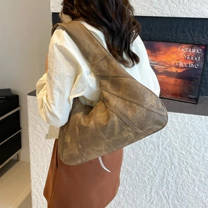 Grand sac cabas rétro pour femme en cuir marron foncé avec effet délavé chic