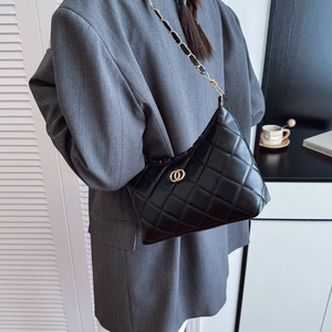 Fashion black quilted faux leather shoulder bag with gold chain strap and ring buckle