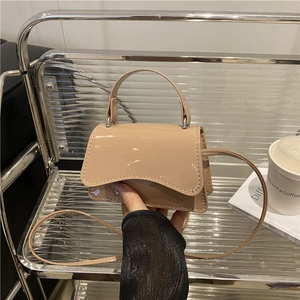 Mini Umhängetasche Glänzend Lackleder PU Einfarbig Klappe Elegante Handtasche Für Damen Täglich Party Street Style Kleine Tasche