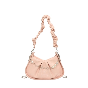 Sac nuage plissé rose avec chaîne de perles élégante et bandoulière de style français