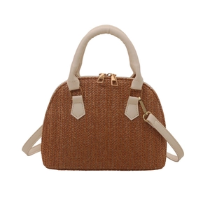 Bolso de mano tejido marrón tipo concha con asas crema y cremalleras doradas