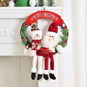 Couronne de Noël en Rotin Aiguilles de Pin Artificielles Décoration de Porte Père Noël Bonhomme de Neige Merry Christmas