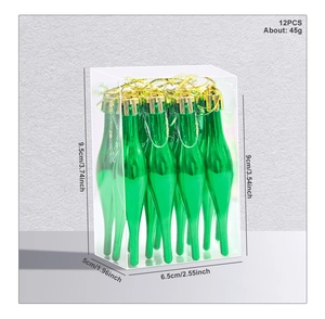 Set de 12 suspensions de Noël en forme de glaçons verts avec ficelle dorée en boîte