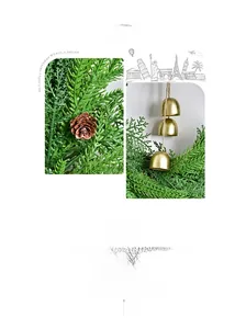 Detail von goldenen Glocken und natürlichen Zapfen an einem grünen Weihnachtskranz Dekor