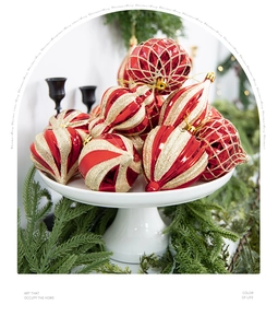 Détail de boules de Noël de 8 cm rouge et or avec paillettes et motifs treillis