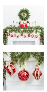 Détail de boules de Noël rouge et or montrant les motifs de paillettes et textures