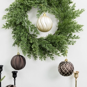 Set of 16 decorative 8cm Christmas balls in champagne and coffee tones with relief textures