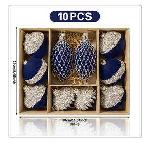 Détail de l'ensemble de 10 boules de Noël en velours bleu avec paillettes et boîte kraft