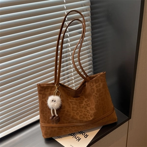 Large Capacity Leopard Print Tote Bag For Women Faux Suede Shoulder Bag With Plush Charm Casual Fashion Commute Handbag