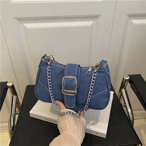 Sac Bandoulière en Denim Vintage pour Femme Mode Y2K Délavé Jean Sac à Épaule Chaîne en Métal Argenté Grande Boucle Baguette
