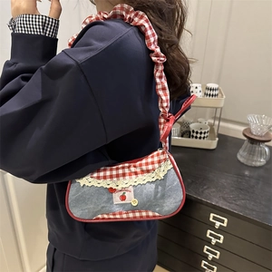 Sac fourre-tout tendance à carreaux rouges et blancs avec dentelle et motif denim