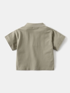 Polo classique en coton vert olive pour garçons avec col montant et style d'été uni