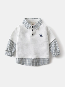 Graues Jungen-Sweatshirt im Lagen-Look mit Karo-Hemdkragen und Stickerei