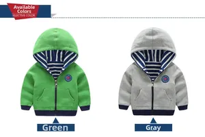Vestes à capuche verte et grise à plat avec doublure rayée et écusson étoile brodé