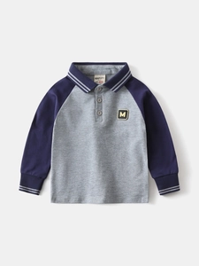 Polo a maniche lunghe per bambini bicolore grigio e blu scuro con patch decorativa
