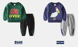 Détails d'ensembles de survêtements en coton pour garçons avec motifs et textes