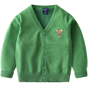 Gilet en tricot vert pour enfants avec col en V et jolie broderie de petit chien