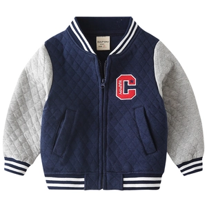 Giacca da baseball blu navy per bambini con maniche trapuntate e ricamo C