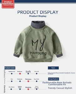 Detail von Kinder-Fleece-Hoodie in Bohnengrün mit gestreiftem Stehkragen und weichem Stoff