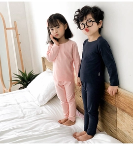 Ensemble de sous-vêtements thermiques pour enfants avec manches longues et coupe ajustée