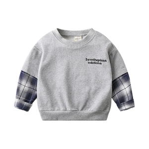 Boys gray sweatshirt with blue plaid fake two-piece sleeves and letter embroidery