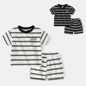 Tenue Deux Pièces pour Garçons T-Shirt à Manches Courtes à Rayures et Short d'Été en Coton Doux Style Coréen Décontracté