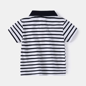 Polo classica in cotone da bambino con righe blu e bianche e colletto a costine vista retro