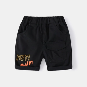 Short décontracté noir pour garçon avec taille élastique et poche cargo, vue à plat