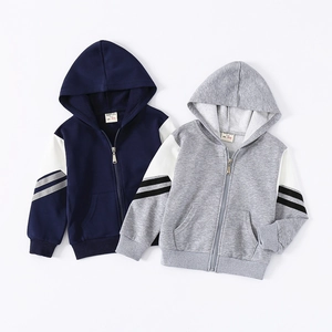 Sweat à capuche zippé pour garçon avec manches contrastées et bords-côtes en deux couleurs