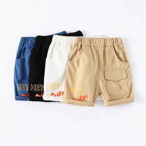 Short cargo enfant en coton avec imprimé HEY SUN en bleu noir blanc et kaki