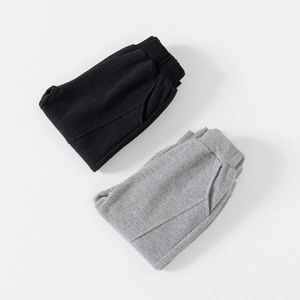 Lot de 2 pantalons de jogging gaufrés pour garçons en noir et gris avec taille élastique