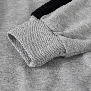 Polo enfant manches longues en coton gris avec poignets côtelés à rayures noires