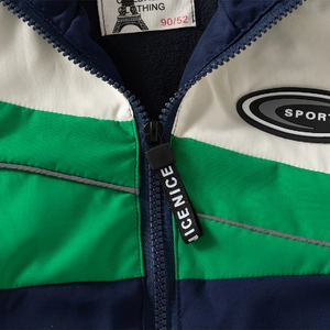 Veste à capuche enfant hiver avec design blocs de couleurs bleu marine et vert