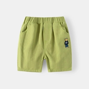 Pantaloncini casual bimbo verde chiaro con elastico in vita e ricamo orso 1981