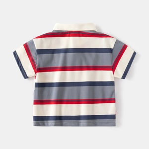 Polo à rayures pour garçons avec rayures rouges et bleues et col à revers classique